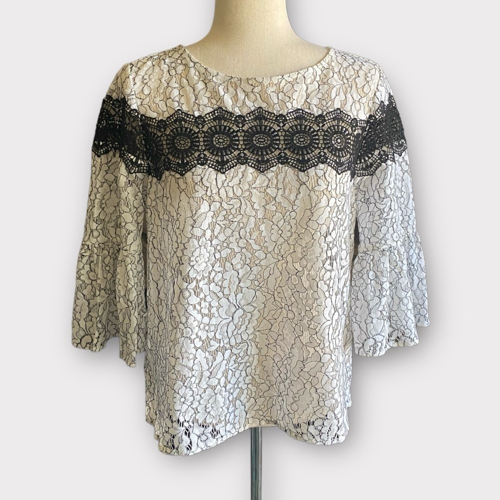 LOFT-WHITE AND BLACK LACE TOP-SIZE SMALL